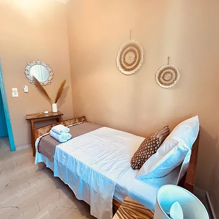 Cozycity2-bedroom For3 By Alecos