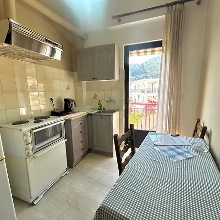 Cozycity2-bedroom For3 By Alecos * Poros (Kefalonia)