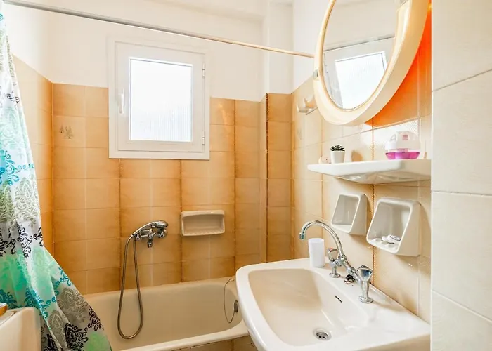 Apartment Cozycity2-bedroom For3 By Alecos *